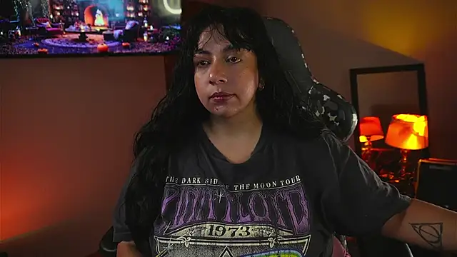 Snapshot of coraline_latin chatting on 10/25/25, 03:29 coraline latin online show from 10/25/25, 03:29