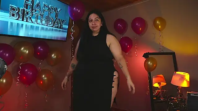 Snapshot of coraline_latin chatting on 11/10/25, 01:32 coraline latin online show from 11/10/25, 01:32