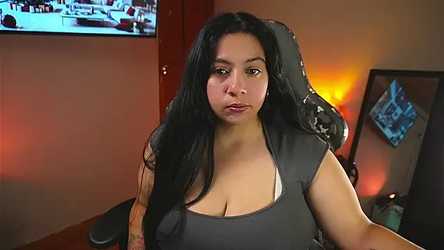 Snapshot of coraline_latin chatting on 11/21/25, 03:54 coraline latin online show from 11/21/25, 03:54