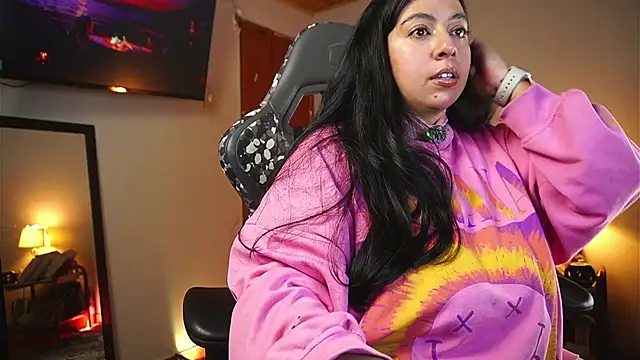 coraline latin online show from 04/11/26, 12:15