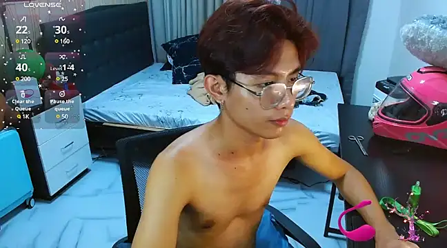 Snapshot of WildestTwink chatting on 03/05/25, 12:44 WildestTwink online show from 03/05/25, 12:44