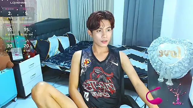 Snapshot of WildestTwink chatting on 03/20/25, 05:58 WildestTwink online show from 03/20/25, 05:58