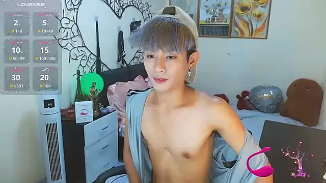 Snapshot of WildestTwink chatting on 09/08/25, 04:17 WildestTwink online show from 09/08/25, 04:17