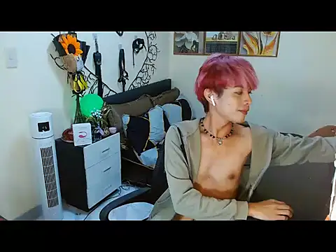 Snapshot of WildestTwink chatting on 10/08/25, 05:43 WildestTwink online show from 10/08/25, 05:43