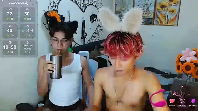 Snapshot of WildestTwink chatting on 10/11/25, 05:11 WildestTwink online show from 10/11/25, 05:11