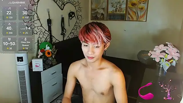 Snapshot of WildestTwink chatting on 10/17/25, 06:21 WildestTwink online show from 10/17/25, 06:21