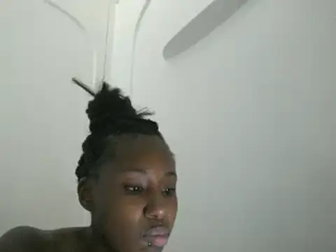 Xochillovemoney2 online show from 09/09/25, 06:46