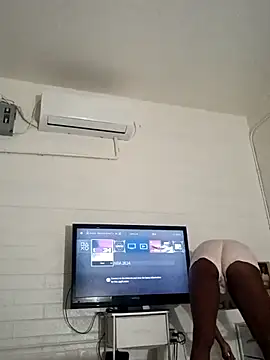 Xochillovemoney2 online show from 09/28/25, 06:30