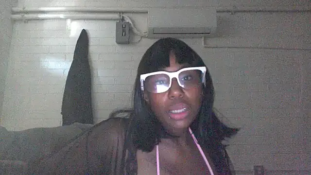 Xochillovemoney2 online show from 07/09/26, 11:53