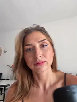 Snapshot of StracciaStella- chatting on 07/15/26, 02:55 StracciaStella- online show from 07/15/26, 02:55