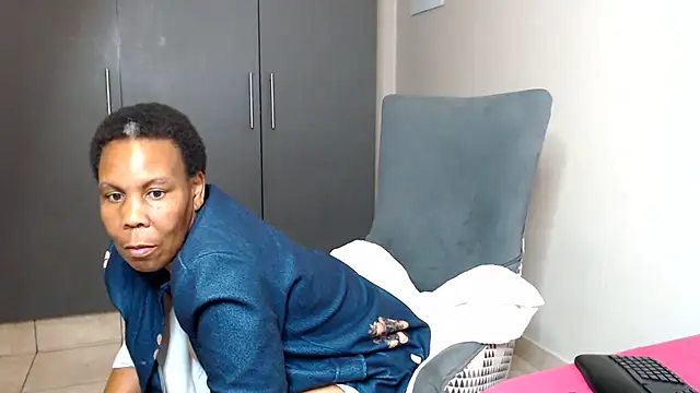 Snapshot of SuperNova40 chatting on 03/16/25, 05:50 SuperNova40 online show from 03/16/25, 05:50