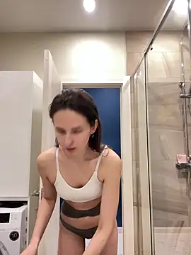 LAUREL HAZEL online show from 02/28/25, 03:59