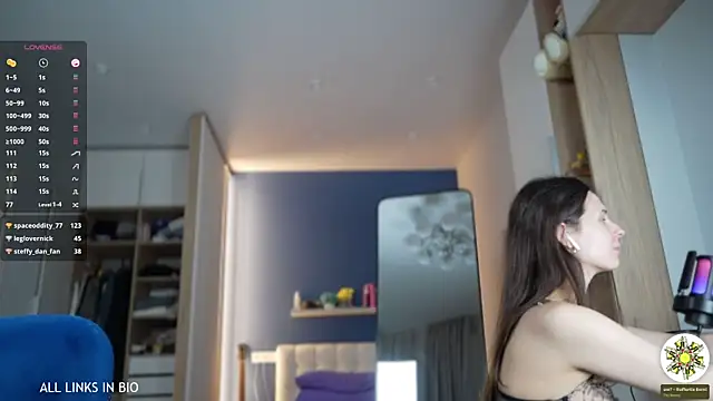 LAUREL HAZEL online show from 03/17/25, 01:24