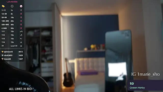 LAUREL HAZEL online show from 10/08/25, 06:16