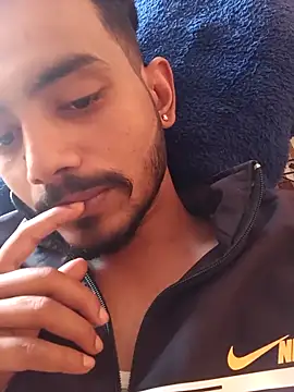 Snapshot of raavan69 chatting on 11/23/25, 07:52 raavan69 online show from 11/23/25, 07:52