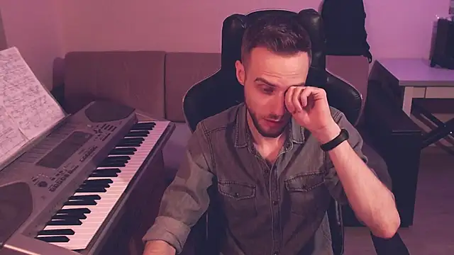 Snapshot of Sweetparker chatting on 12/15/24, 10:37 Sweetparker online show from 12/15/24, 10:37