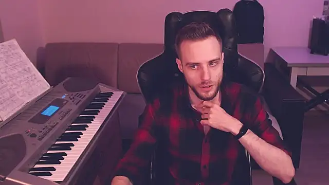 Snapshot of Sweetparker chatting on 12/18/24, 12:18 Sweetparker online show from 12/18/24, 12:18