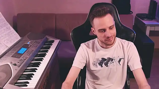 Snapshot of Sweetparker chatting on 10/11/25, 04:05 Sweetparker online show from 10/11/25, 04:05