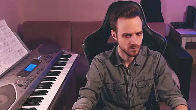 Snapshot of Sweetparker chatting on 11/26/25, 12:39 Sweetparker online show from 11/26/25, 12:39