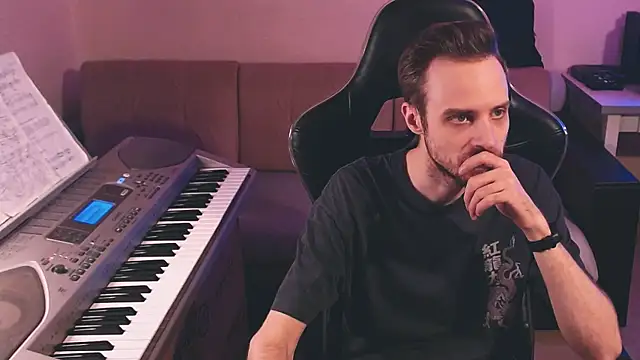 Snapshot of Sweetparker chatting on 11/30/25, 11:58 Sweetparker online show from 11/30/25, 11:58