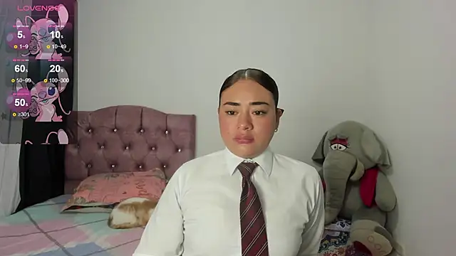 Snapshot of ReyleDoll chatting on 04/23/26, 11:07 ReyleDoll online show from 04/23/26, 11:07