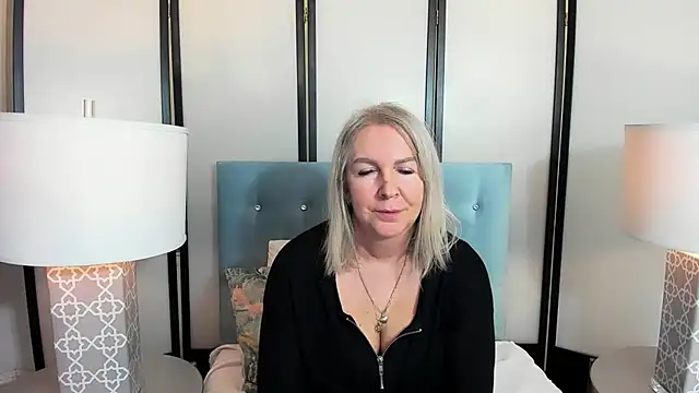 Snapshot of EricaTop chatting on 12/05/24, 06:33 EricaTop online show from 12/05/24, 06:33