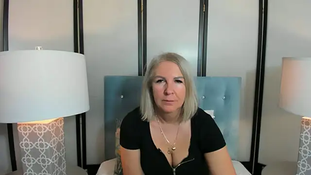 Snapshot of EricaTop chatting on 12/22/24, 05:56 EricaTop online show from 12/22/24, 05:56