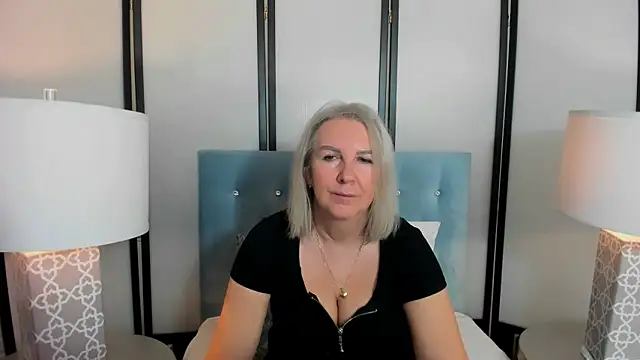 Snapshot of EricaTop chatting on 01/19/25, 06:42 EricaTop online show from 01/19/25, 06:42