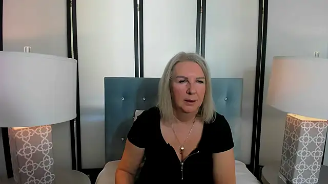 Snapshot of EricaTop chatting on 01/19/25, 09:44 EricaTop online show from 01/19/25, 09:44