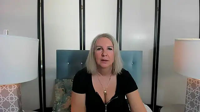 Snapshot of EricaTop chatting on 01/25/25, 09:15 EricaTop online show from 01/25/25, 09:15