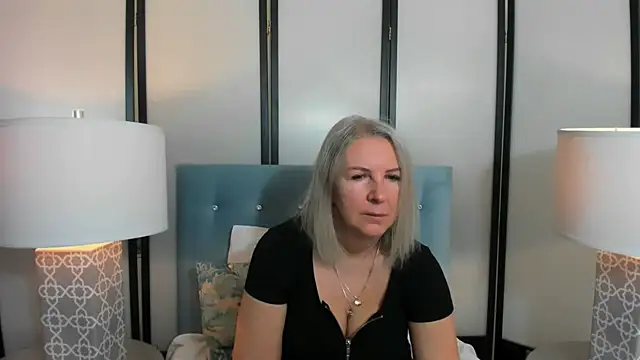 Snapshot of EricaTop chatting on 02/15/25, 06:02 EricaTop online show from 02/15/25, 06:02