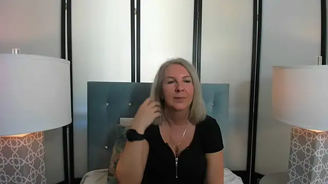 Snapshot of EricaTop chatting on 02/16/25, 09:15 EricaTop online show from 02/16/25, 09:15