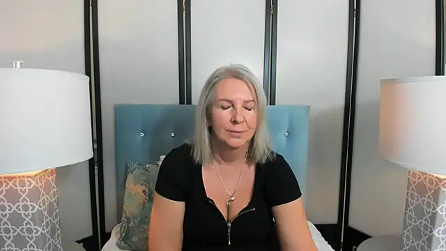 Snapshot of EricaTop chatting on 02/19/25, 04:44 EricaTop online show from 02/19/25, 04:44