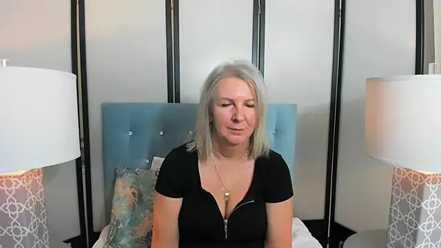 Snapshot of EricaTop chatting on 02/19/25, 07:48 EricaTop online show from 02/19/25, 07:48