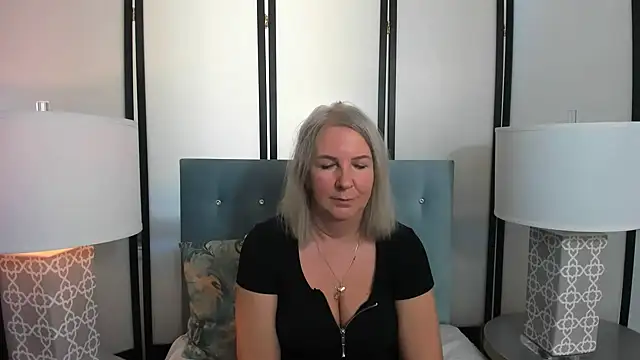 Snapshot of EricaTop chatting on 02/22/25, 09:34 EricaTop online show from 02/22/25, 09:34