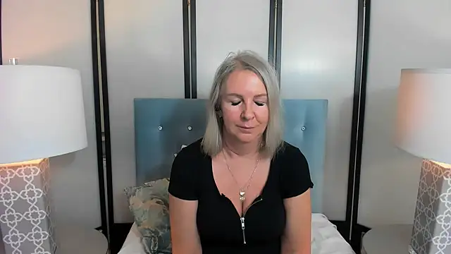 Snapshot of EricaTop chatting on 02/26/25, 09:37 EricaTop online show from 02/26/25, 09:37