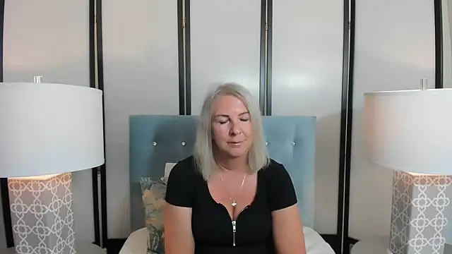 Snapshot of EricaTop chatting on 03/17/25, 08:19 EricaTop online show from 03/17/25, 08:19