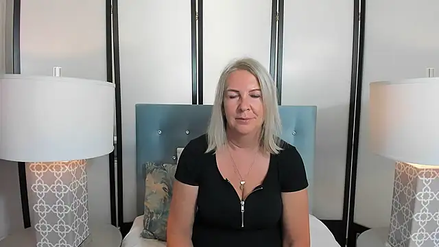 Snapshot of EricaTop chatting on 03/22/25, 06:00 EricaTop online show from 03/22/25, 06:00