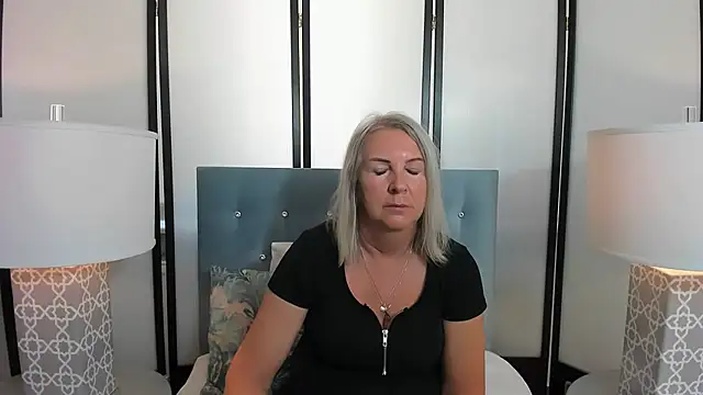 Snapshot of EricaTop chatting on 03/22/25, 09:24 EricaTop online show from 03/22/25, 09:24