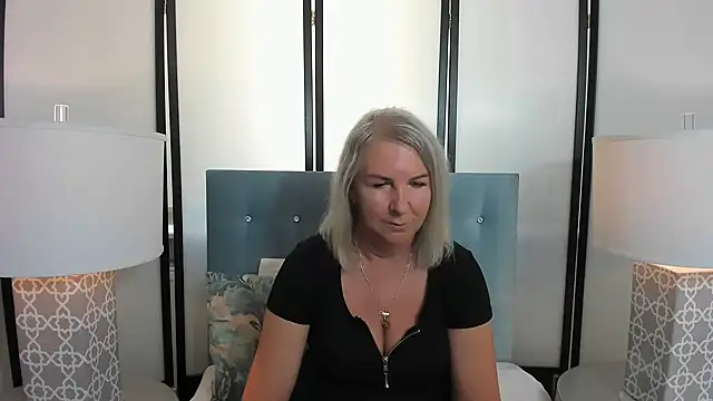 Snapshot of EricaTop chatting on 03/23/25, 08:59 EricaTop online show from 03/23/25, 08:59