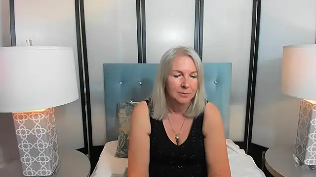 Snapshot of EricaTop chatting on 09/15/25, 04:18 EricaTop online show from 09/15/25, 04:18