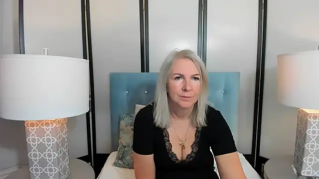 Snapshot of EricaTop chatting on 10/05/25, 04:55 EricaTop online show from 10/05/25, 04:55