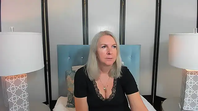 Snapshot of EricaTop chatting on 10/27/25, 05:50 EricaTop online show from 10/27/25, 05:50