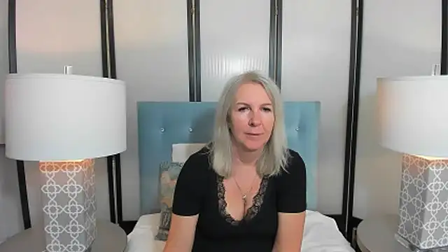 Snapshot of EricaTop chatting on 10/30/25, 09:26 EricaTop online show from 10/30/25, 09:26