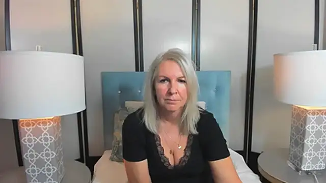 Snapshot of EricaTop chatting on 11/03/25, 04:52 EricaTop online show from 11/03/25, 04:52