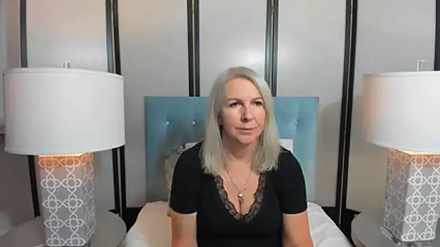 Snapshot of EricaTop chatting on 11/05/25, 05:02 EricaTop online show from 11/05/25, 05:02