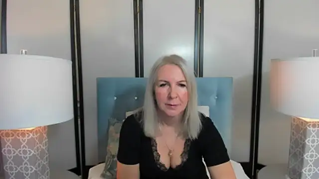 Snapshot of EricaTop chatting on 11/29/25, 06:05 EricaTop online show from 11/29/25, 06:05