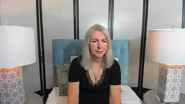 Snapshot of EricaTop chatting on 12/14/25, 06:08 EricaTop online show from 12/14/25, 06:08