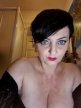 lucillabollente online show from 10/12/25, 04:11