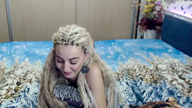 Snapshot of MirabelaSweet chatting on 03/19/25, 09:49 MirabelaSweet online show from 03/19/25, 09:49